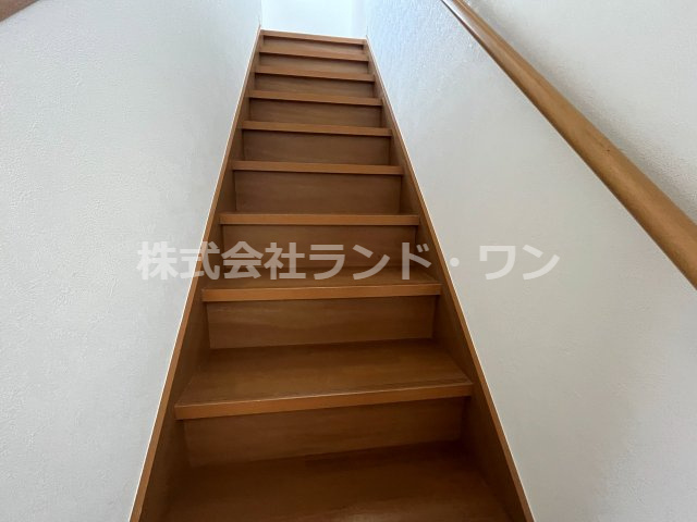 ロフトへ上がる固定階段