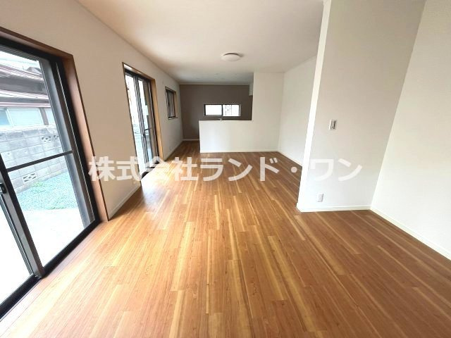 開放感と採光にこだわった19.6帖のLDK