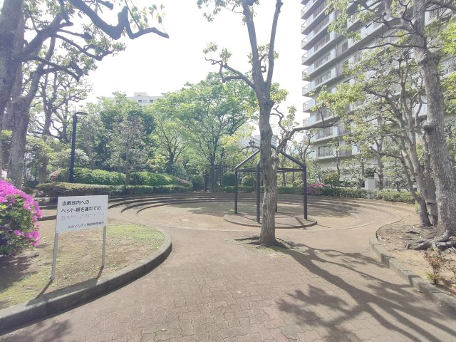 【敷地内広場】