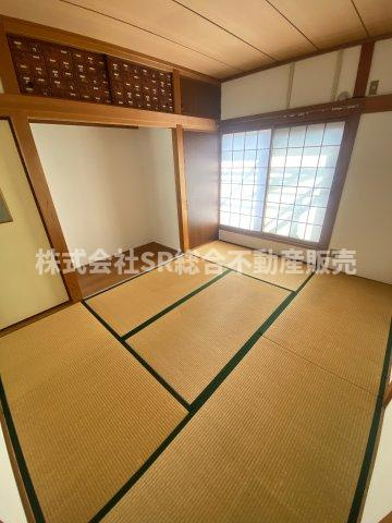 日本らしい落ち着いた雰囲気の和室です