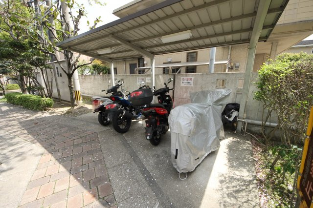 バイク駐輪場あり