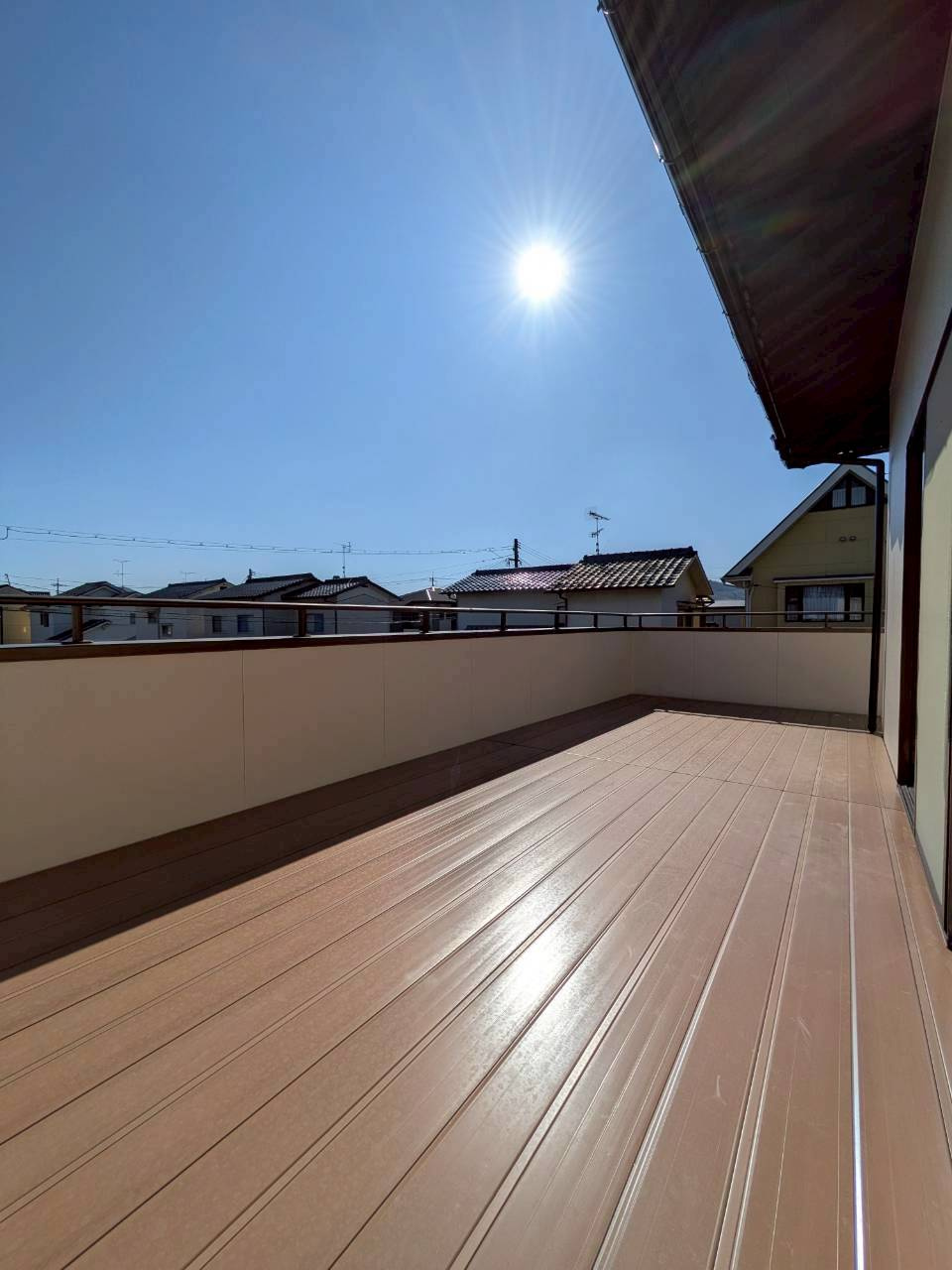 広々と温かい日差しが入ってくる　南向きバルコニーです