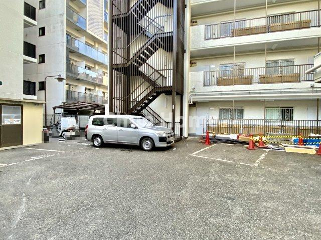 敷地内駐車場