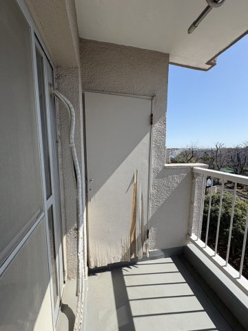 バルコニーに物入がございます