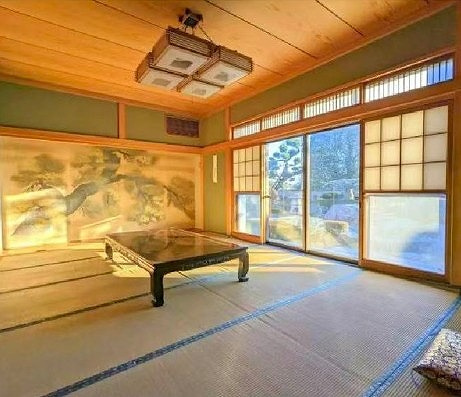 1階12帖の和室！大迫力の障壁画が魅力の趣深い和室！