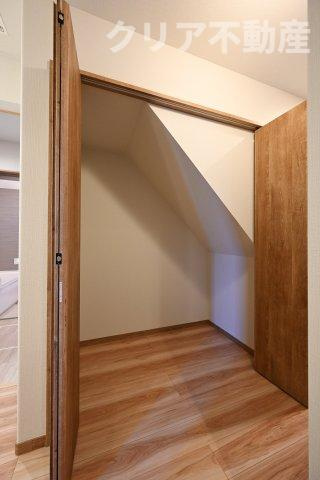 大容量の階段下収納