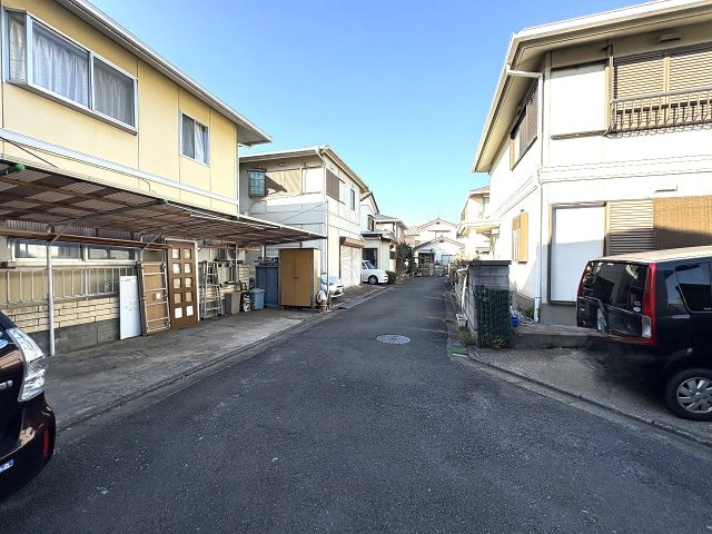 閑静な住宅街で近隣に買い物施設が充実しています！　ご見学の際は事前に東越谷店までご連絡くださいませ！
