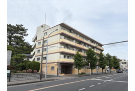  ペット飼育可能（細則有） アークノヴェル衣笠の外観