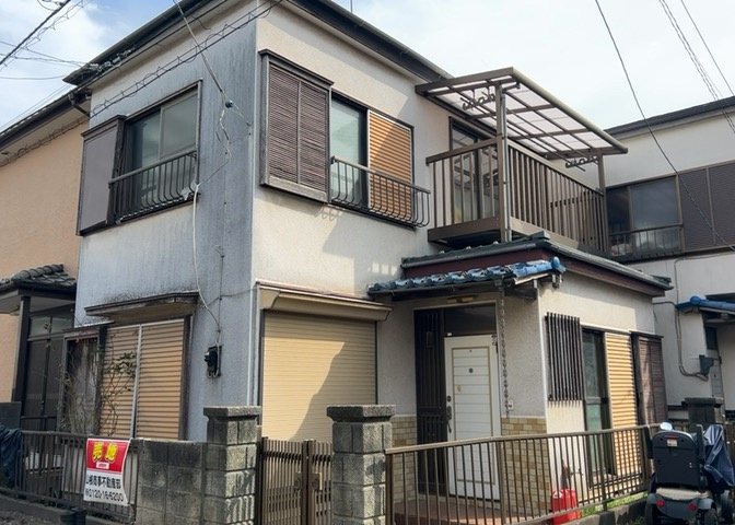 木造住宅とは土台、壁、柱など建築物の強度を支える構造体の材に木が使用されている構造を指します。構造体は建物の自重を支えるだけではなく風圧や水圧、積裁荷重などあらゆる衝撃に耐えるための基礎です。