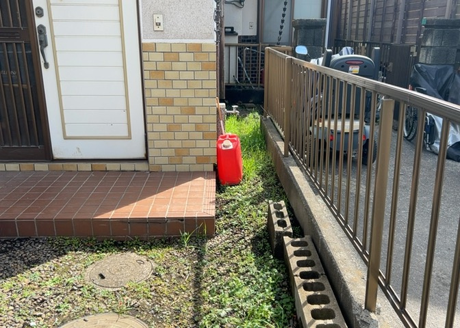 敷地内に散水栓や立水栓があると便利です。水道水を直接利用できるため、水を運ぶ手間を省くことが出来ます。大量の水を必要とする洗車作業や清掃などに役立ちます。その他設備とあわせて、現地でご確認ください。