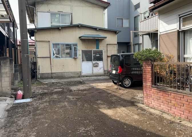 桜や紅葉の名所に出かける人は多いと思いますが、家にいながら季節の移ろいを感じる生活を送りませんか？リビングや窓から見える景色が生活を彩るワンポイントに！現地から見える景色を堪能してみては如何でしょう。