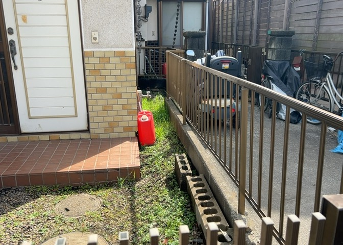 庭があることでガーデニングや家庭菜園はもちろん、こどもの遊び場やペットを放して遊ぶことができます。また、家の周囲に余裕があるということです。隣地との間があれば、十分な日当たりと、風通しが確保できます。