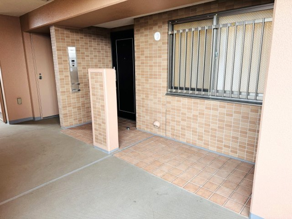 マクシスタワーズアーバンデュオの玄関