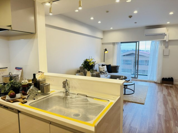 マクシスタワーズアーバンデュオの居間