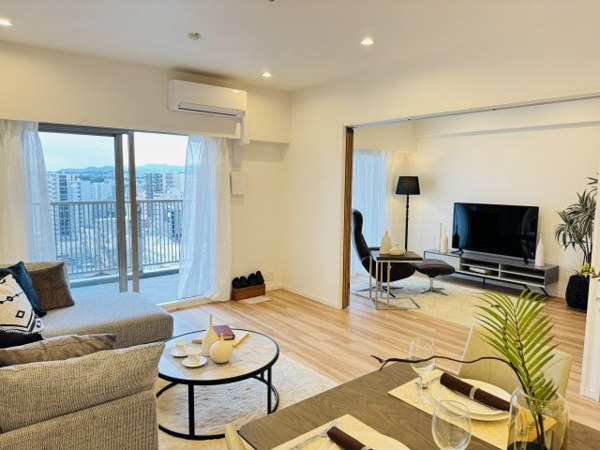 マクシスタワーズアーバンデュオの居間