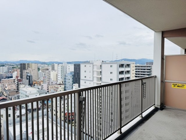 マクシスタワーズアーバンデュオのバルコニー