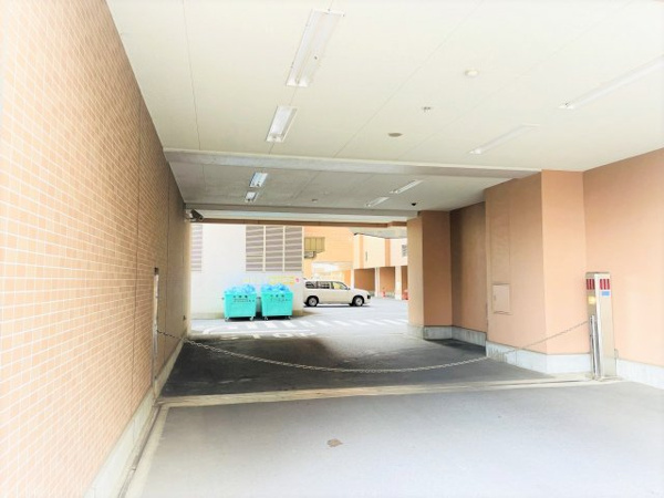 マクシスタワーズアーバンデュオの駐車場