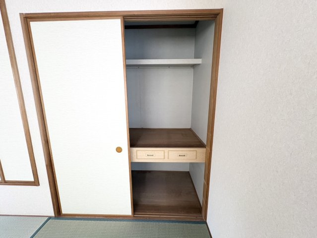 収納が豊富で、暮らしやすさに配慮した間取りです。