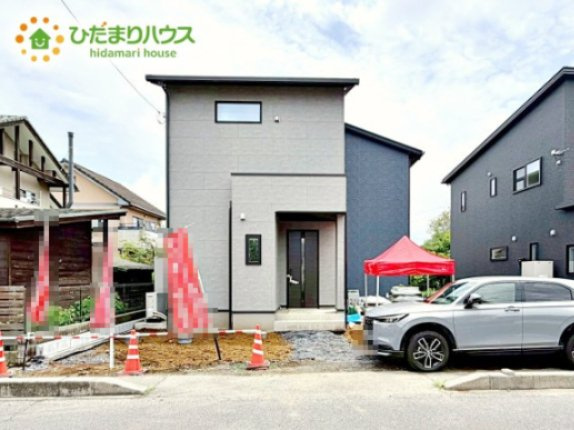 明るい光が差し込む開放感あふれる住まいです。