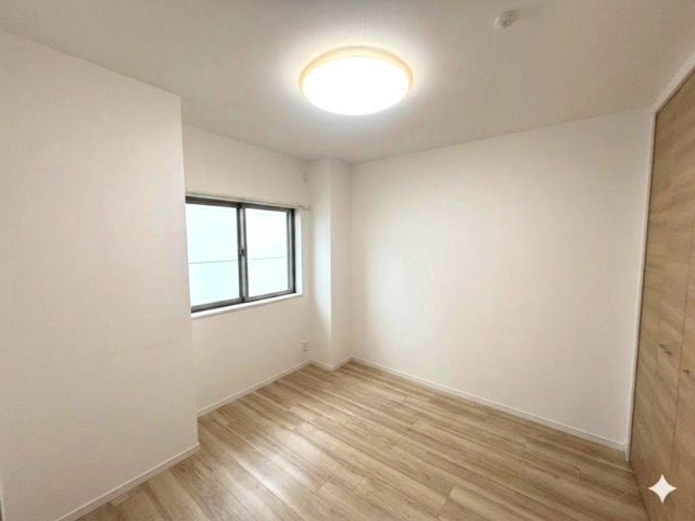 5帖の洋室です。子ども部屋としても十分な広さです。