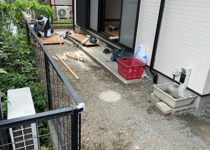 庭があることでガーデニングや家庭菜園はもちろん、こどもの遊び場やペットを放して遊ぶことができます。また、家の周囲に余裕があるということです。隣地との間があれば、十分な日当たりと、風通しが確保できます。