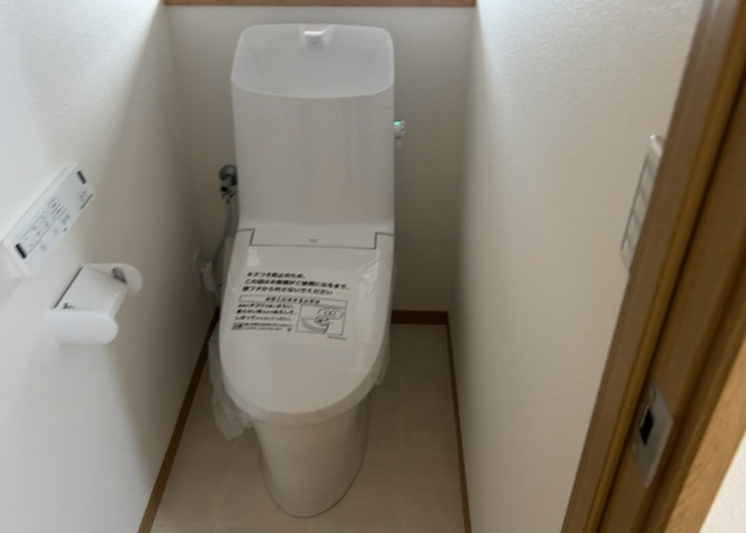 トイレは大きさや形、機能、抗菌性などが異なる多種多彩なタイプが各メーカーから出ています。それぞれに良さがあるため、事前にどういったタイプのトイレがいいのかをご家庭内で決めて、内見に行くといいでしょう。