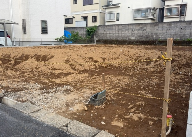 物件の詳細については、現地を見てわかること以外に、役所や法務局などで調べないとわからないことがあります。そのため、現地に行く場合は、もしこの物件を買ったらどのような生活ができるかをイメージしましょう。
