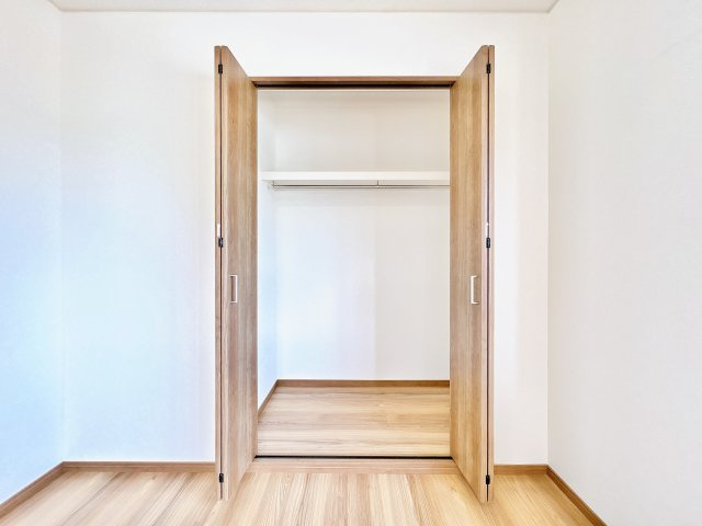 2階北側7.5帖洋室の収納