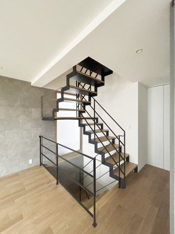 【目黒区下目黒5丁目 新築戸建の内装】