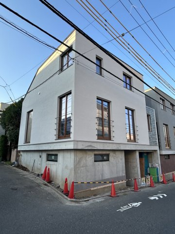 【目黒区下目黒5丁目 新築戸建の外観】