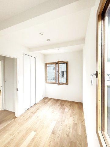 【目黒区下目黒5丁目 新築戸建の洋室】