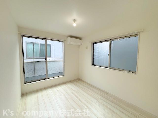 洋室6帖◇バルコニーに出入りができるお部屋です◇主寝室におすすめです♪