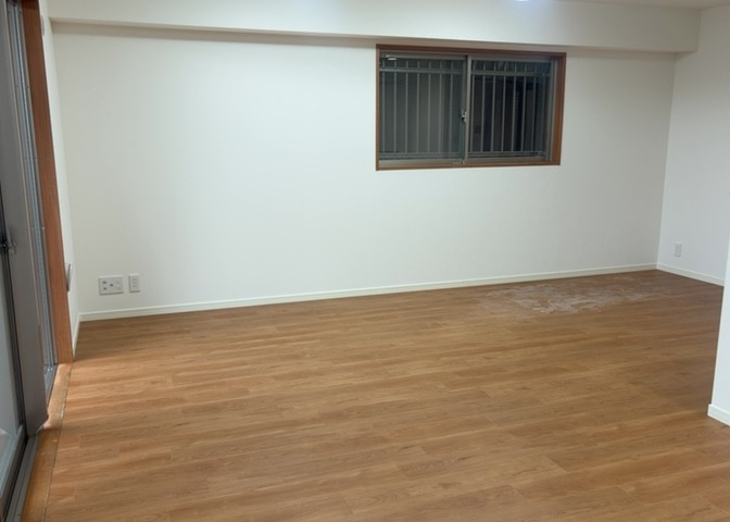 直線タイプはLとDKを一直線に並べた形で対面キッチンのタイプです。一般的なのでよく見かけるかもしれません。直線タイプに似た直接アイランドタイプは、キッチンとダイニングの間に壁がない分広く感じられます。