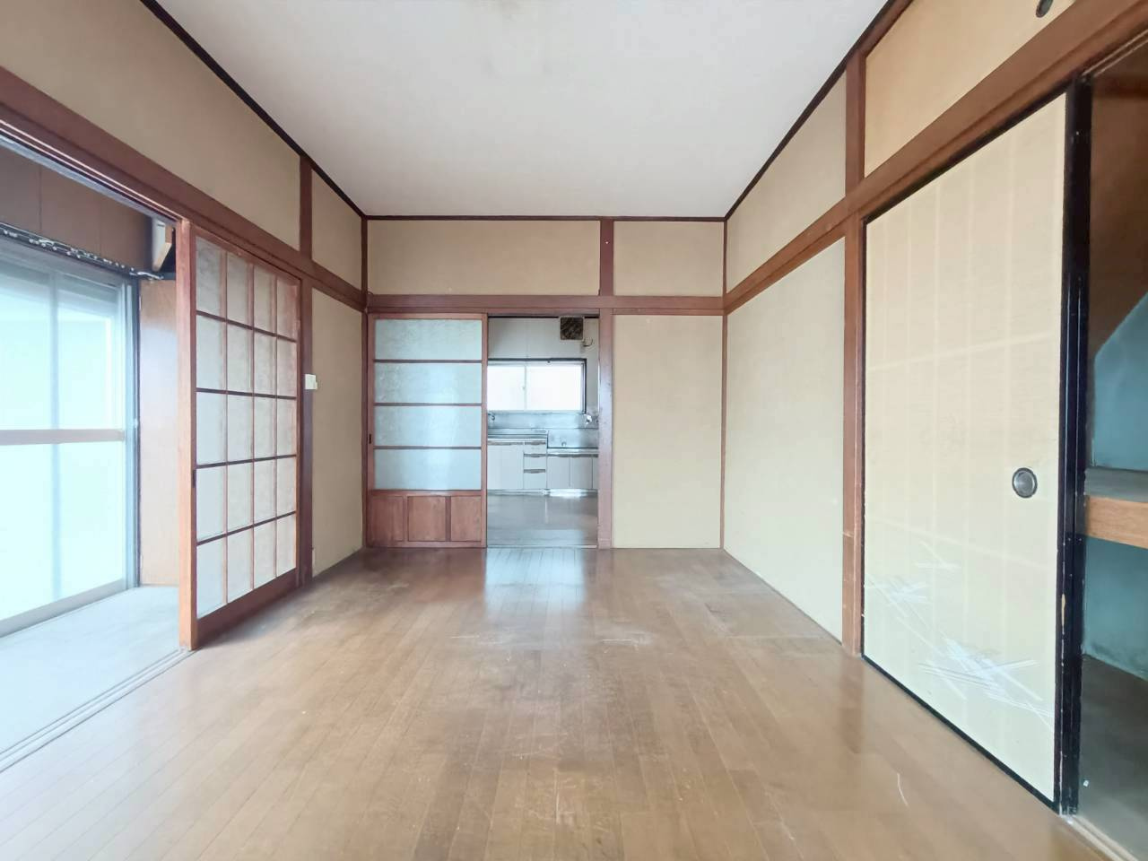 大切なプライベート空間です。アレンジしやすいシンプルなお部屋です