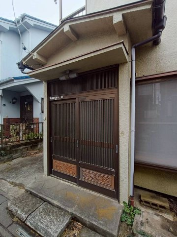 毎日通る玄関はこちらです