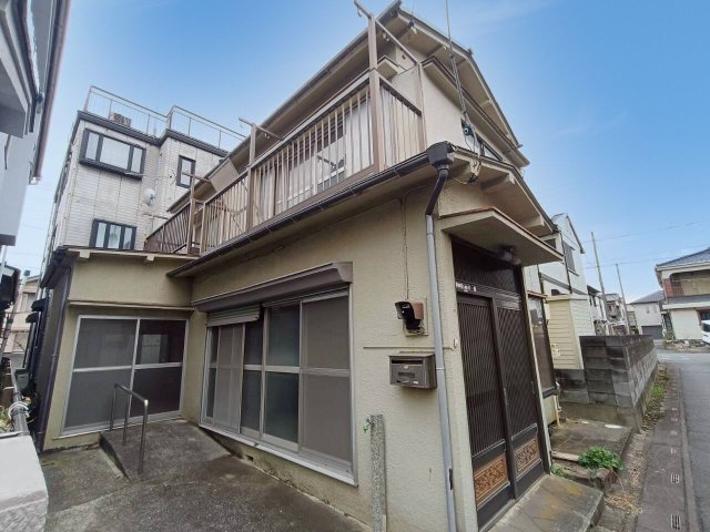 優しく落ち着いた色使いがファミリーにぴったりの外観　