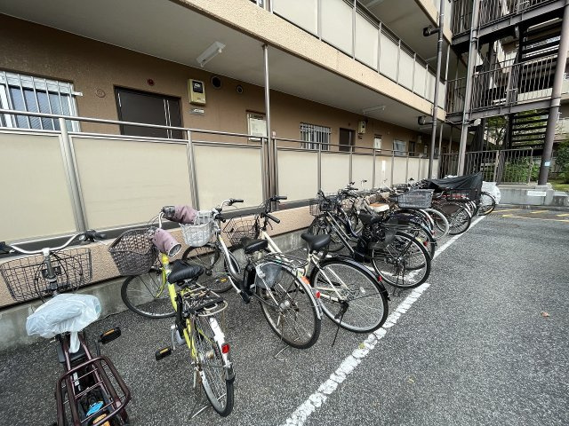 自転車駐輪場になります。