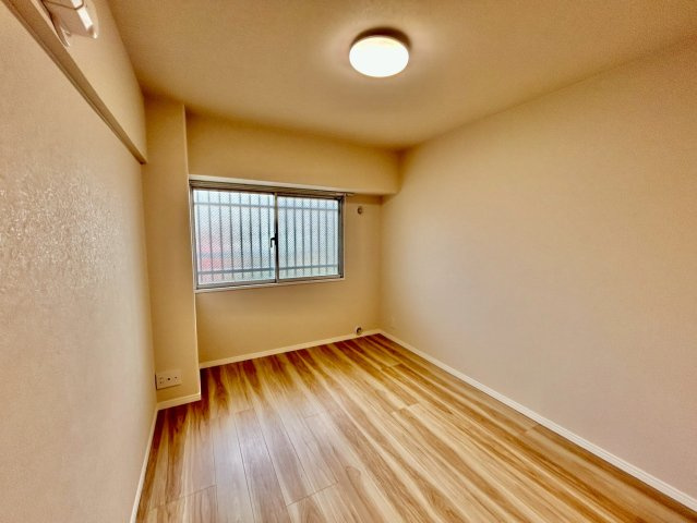 洋室6.1帖・収納付きで、お部屋がすっきり片付きます。
