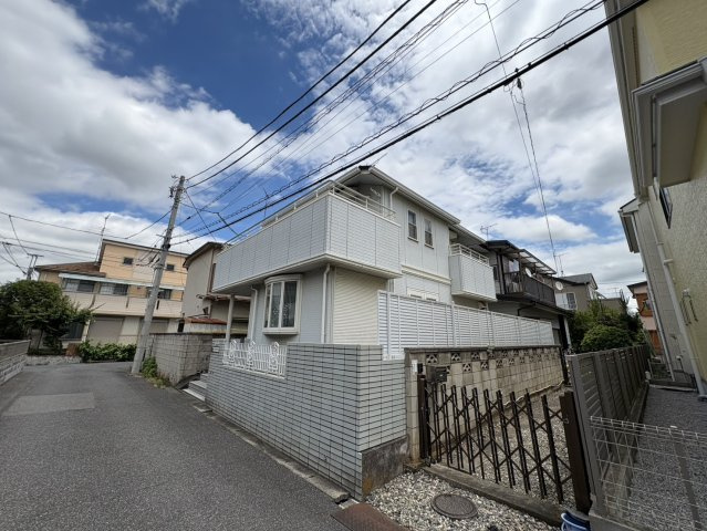 全居室に収納がある2LDK・納戸！キッチン・洗面・浴室がワンフロアにまとまり、家事がスムーズにこなせる間取りです。大和ハウス施工による注文住宅です。