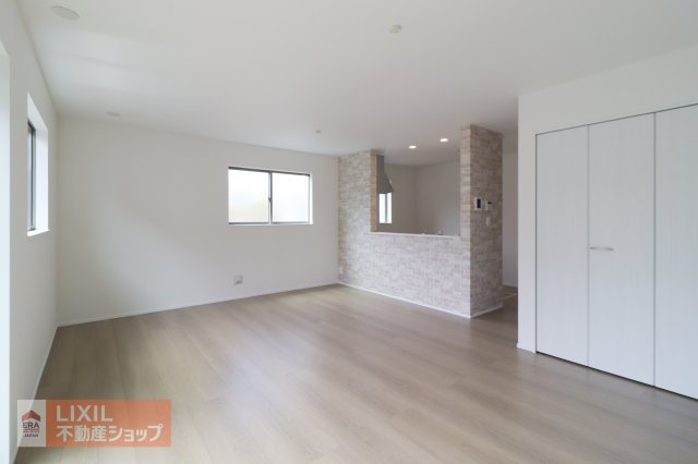 【ダイニング】現地完成写真。家族でくつろげるダイニングです。