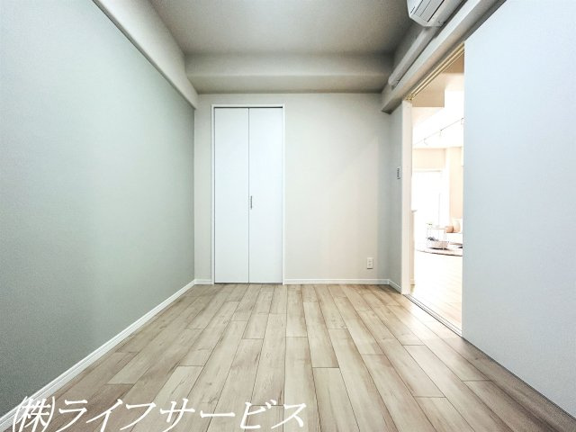 キッチン側洋室/クローゼット有