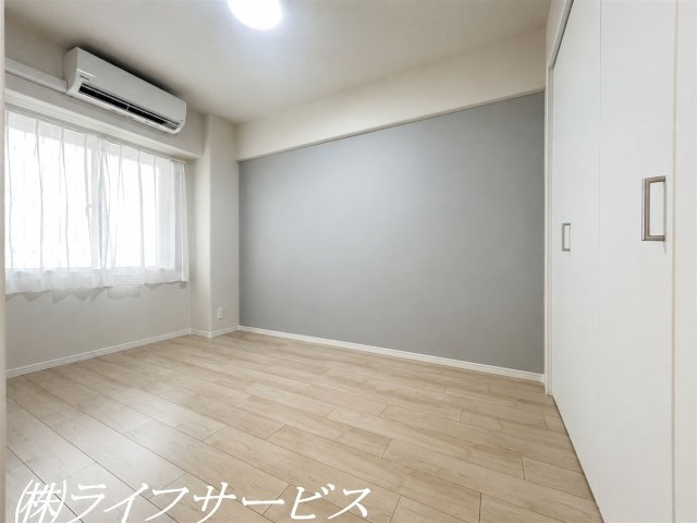 玄関側洋室/クローゼット有