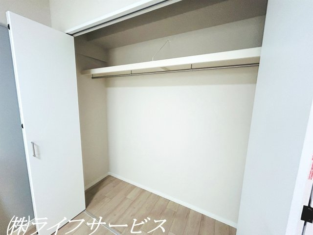 玄関側洋室/クローゼット有