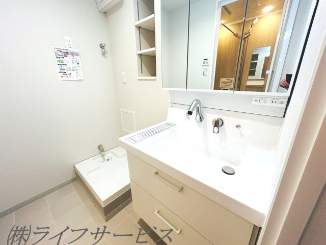 三面鏡付洗面化粧台新調