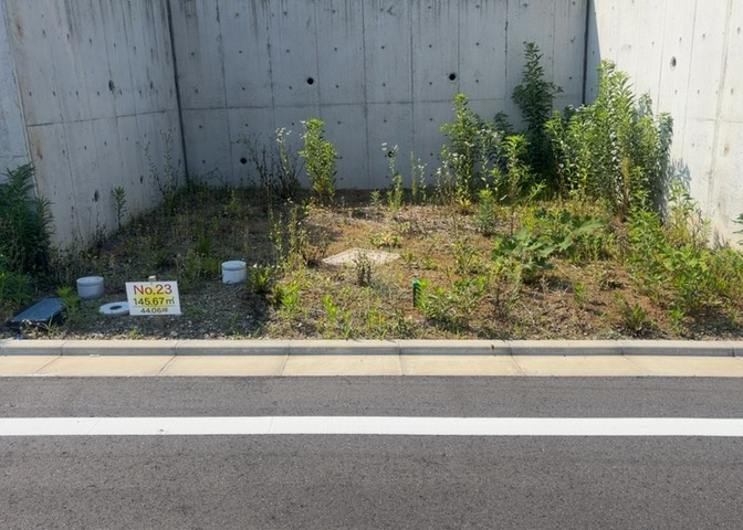 隣家の土地はどうなっているのか、生活利便施設が近くにあるのか、学校まで近いかなど、お客様のライフスタイルにあわせたイメージが重要です。また、近くにあると困る施設が近くにないかも確認するといいでしょう。
