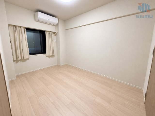 【WIC】大容量のウォークインクローゼット。衣類や季節物もまとめて収納でき、お部屋をすっきり保てます◎