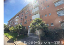 磯辺第一住宅団地　19号棟の外観