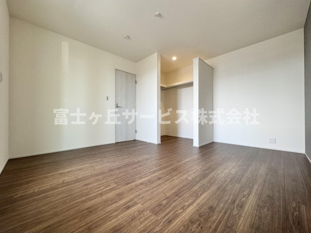 落ち着いて過ごせる寝室です