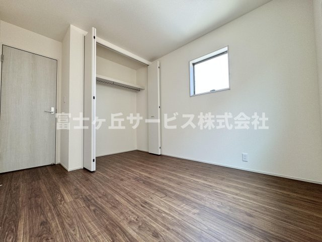 子供部屋としても使える洋室です
