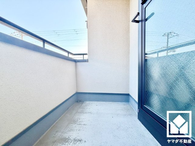 南向きバルコニーで陽当たり、風通し良好。たっぷりの洗濯物も気持ちよく乾きます。